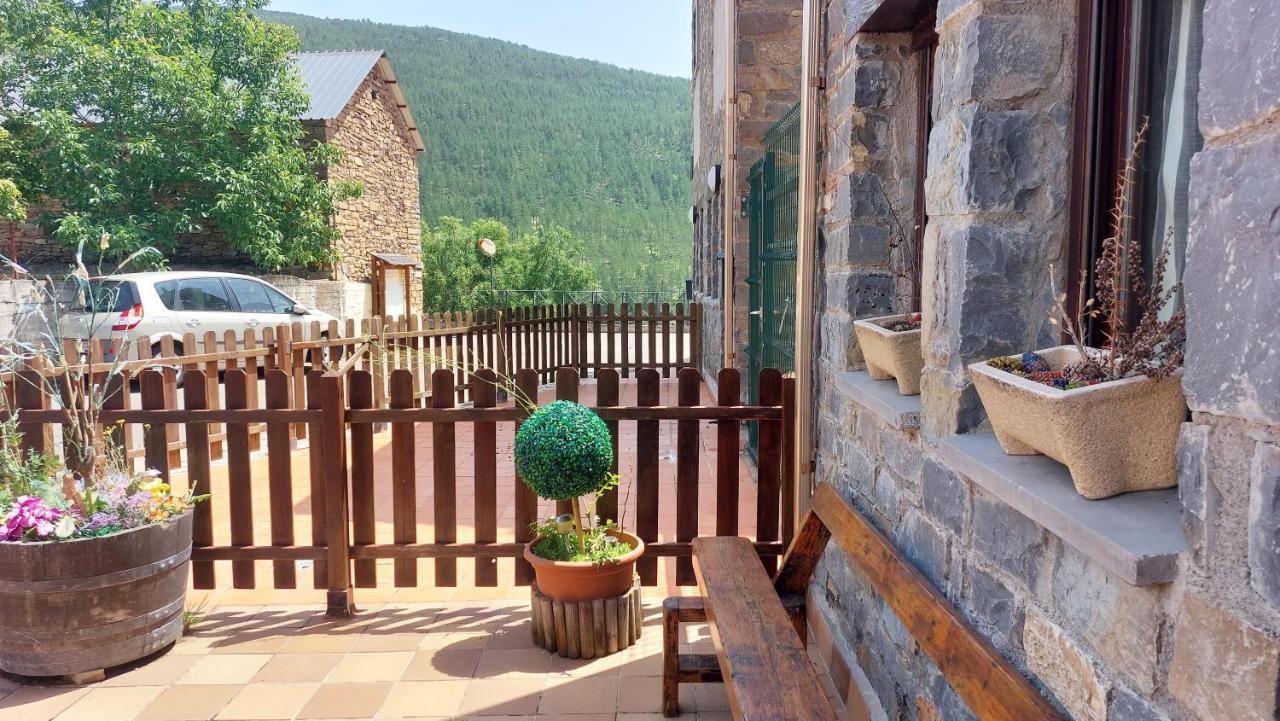 Apartamentos Castiello De Jaca 3000 Kültér fotó